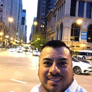 Meet your Posher, Moises